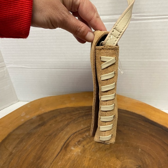 Urban Outfitters Muni Leather Cross body Bag - Picture 3 of 13